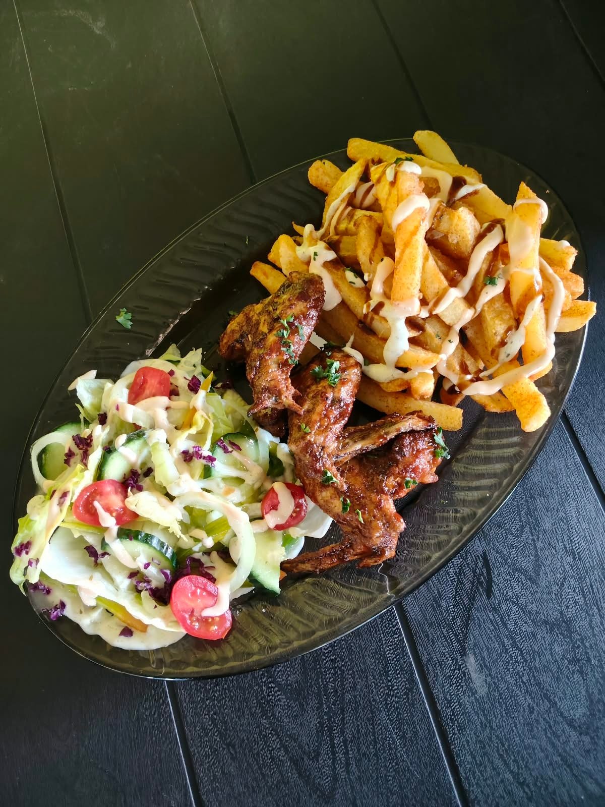 salad and chips
